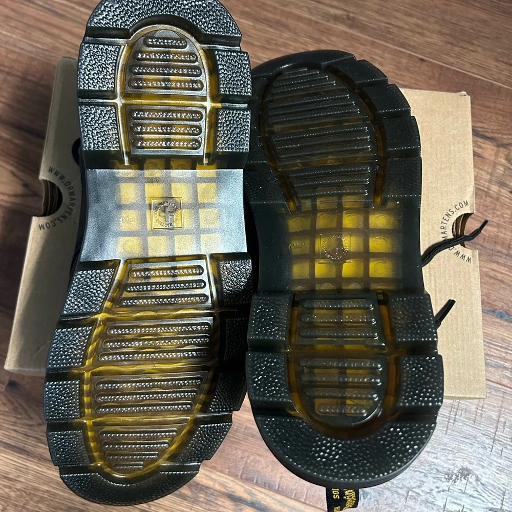 New Dr. Martens Black Leather Men's Shoes - Picture 4 of 5